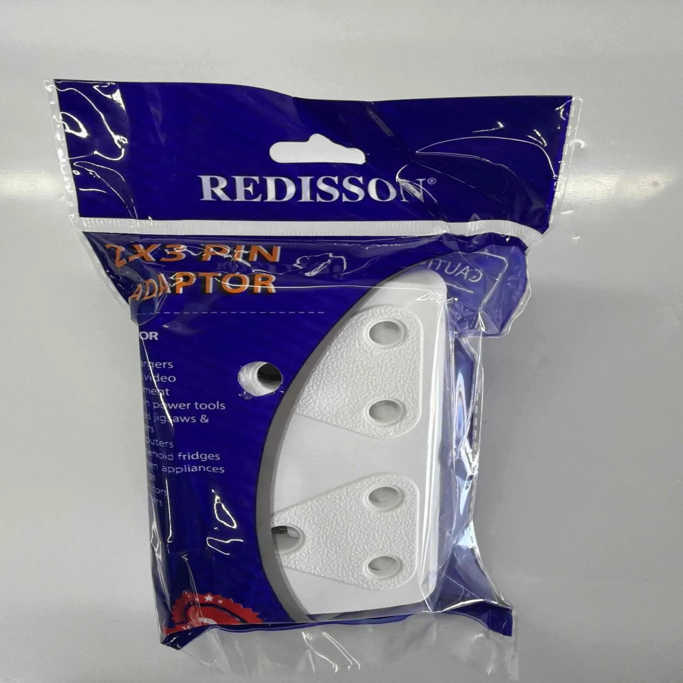 REDISSON Multi-Plug Adapter R-19 — product image