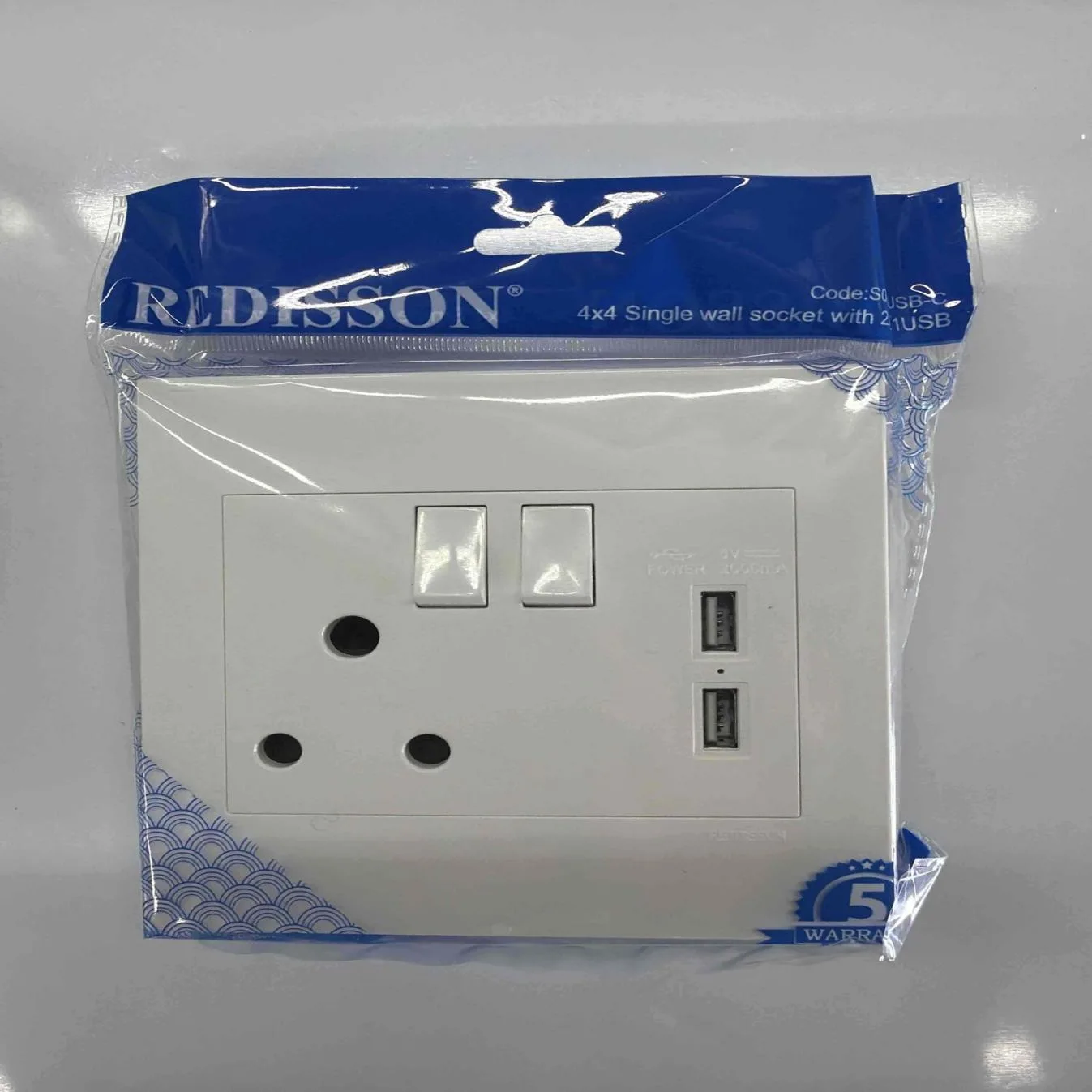 REDISSON Switched Socket Plate with USB REDS001-CUSB — product image