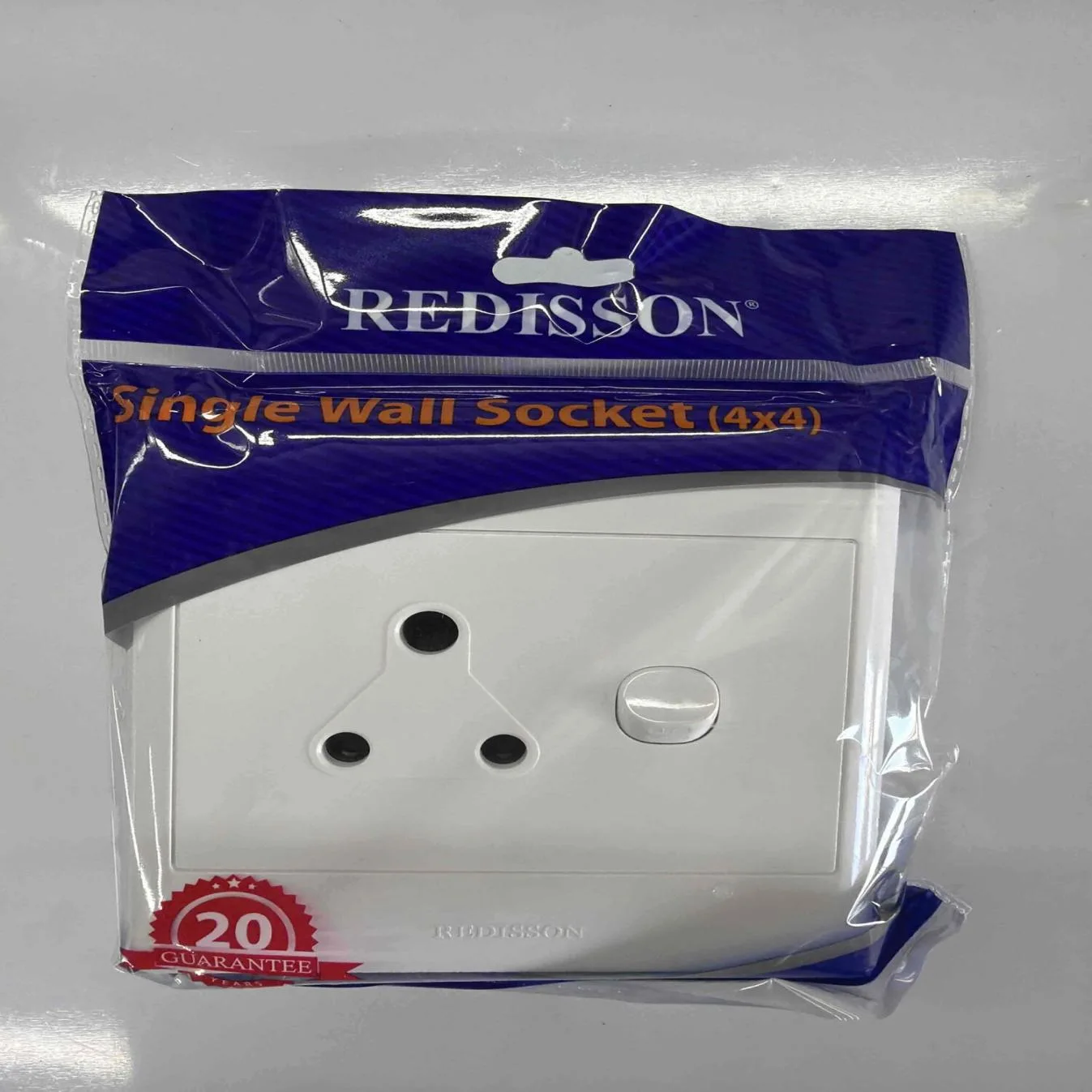 REDISSON Single Switched Socket Plate S001 — product image